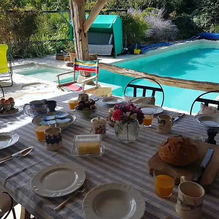 Chariaud, Near Aubeterre Sur Dronne Bed & Breakfast