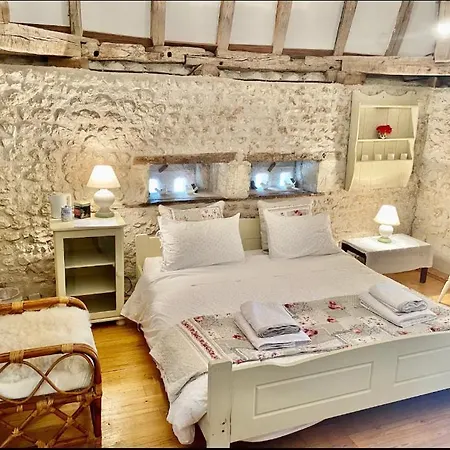 Bed & Breakfast Chariaud, Near Aubeterre Sur Dronne